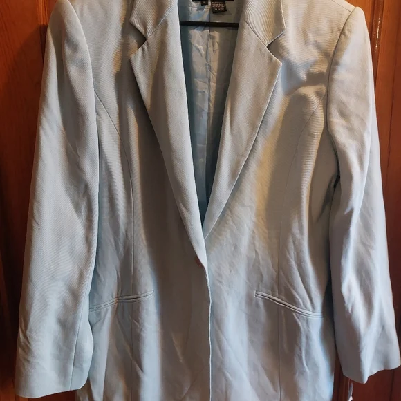 Jacket - Picture 6 of 7